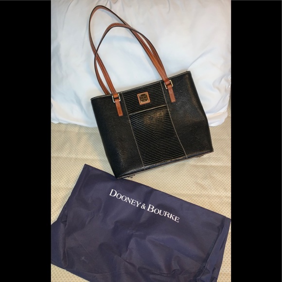Dooney & Bourke Handbags - Dooney & Bourke Tote Bag.         EUC!!